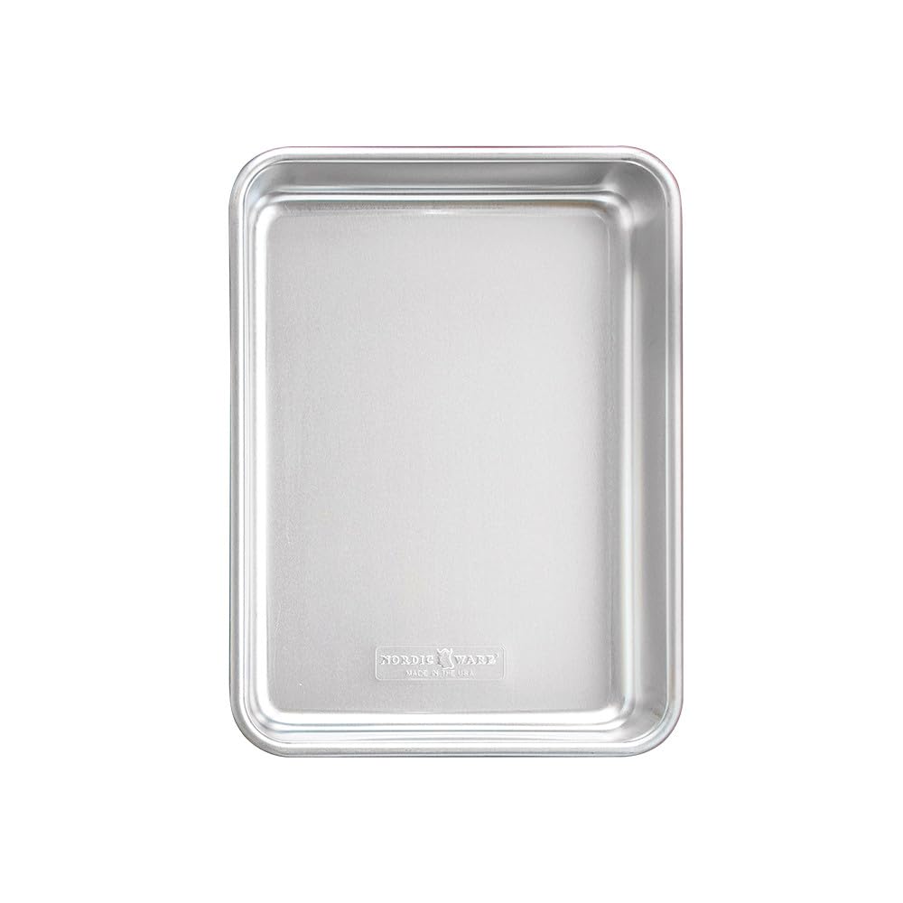 Nordic Ware Natural Aluminum Commercial Cake Pan with Lid, Rectangle Pan with Lid Silver, 9 x 13