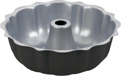 Cuisinart Chef's Classic Nonstick Bakeware 9-1/2-Inch Fluted Cake Pan,Silver
