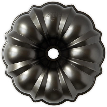 Nordic Ware Original Bundt, 12-Cup, Graphite