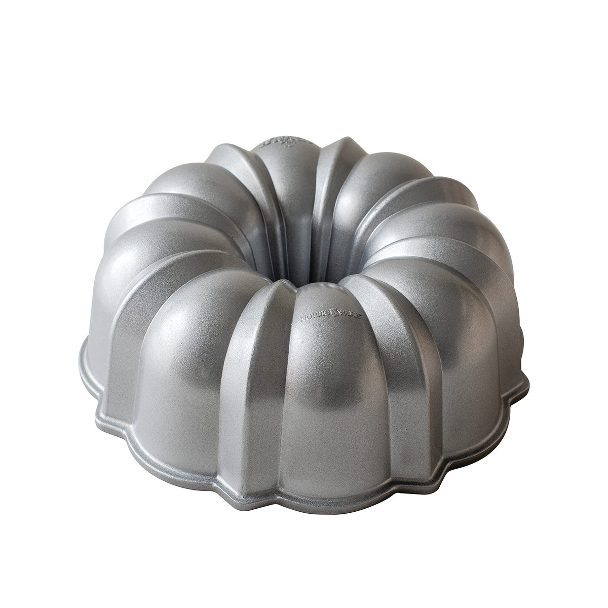 Nordic Ware Original Bundt, 12-Cup, Graphite