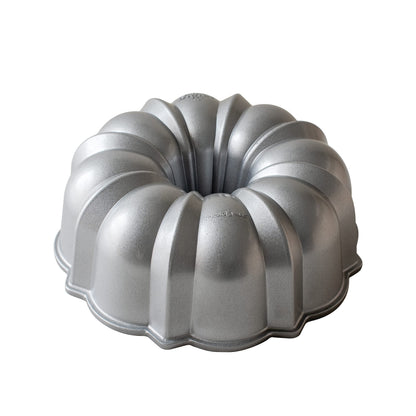 Nordic Ware Original Bundt, 12-Cup, Graphite