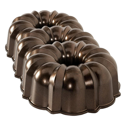 Nordic Ware Original Bundt, 12-Cup, Graphite